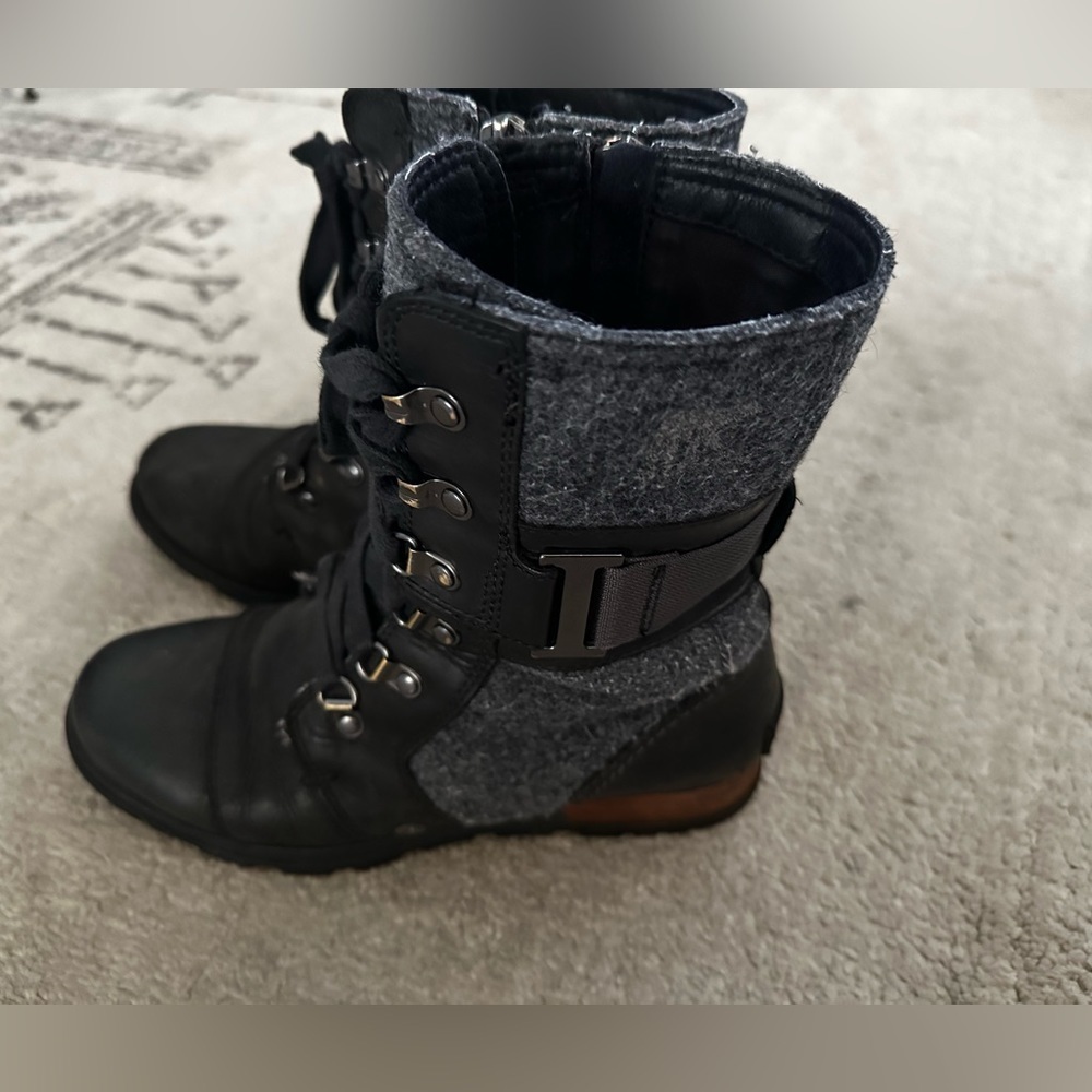 Sorel Women’s Gray Major Carly Boots Lace Up Waterproof Leather Combat Size 7